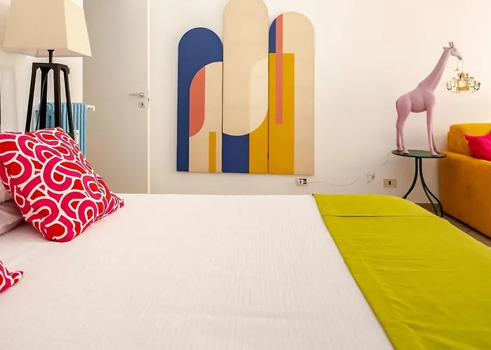 Funky 3br Flat, Scenic Tram To Colosseum 7 Stops