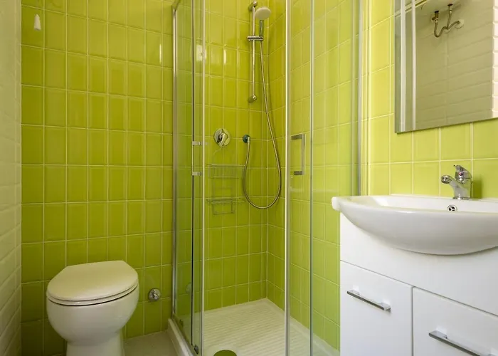 Funky 3br Flat, Scenic Tram To Colosseum 7 Stops Apartamento