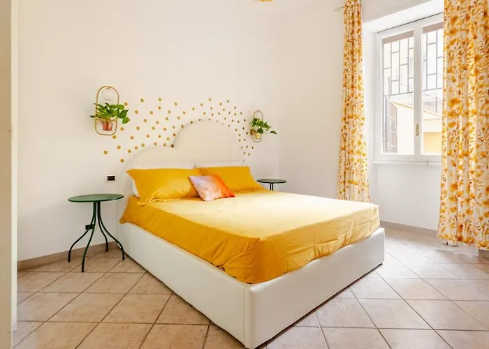 Funky 3br Flat, Scenic Tram To Colosseum 7 Stops *