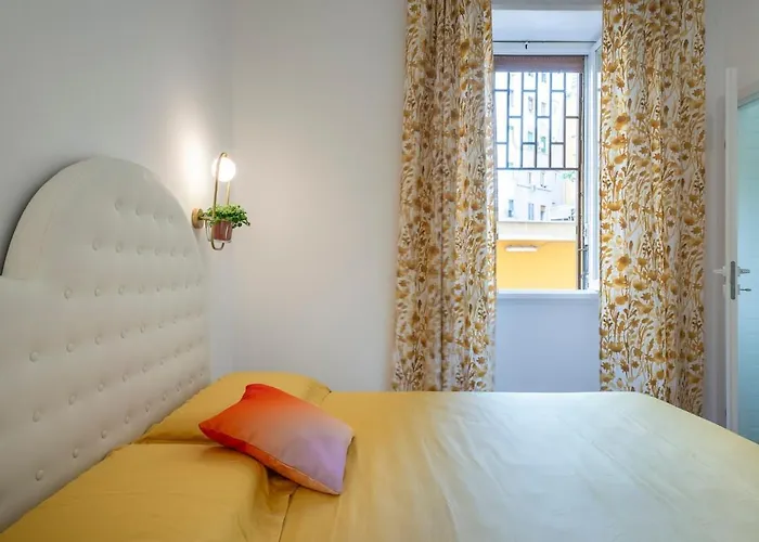 Funky 3br Flat, Scenic Tram To Colosseum 7 Stops Apartamento *