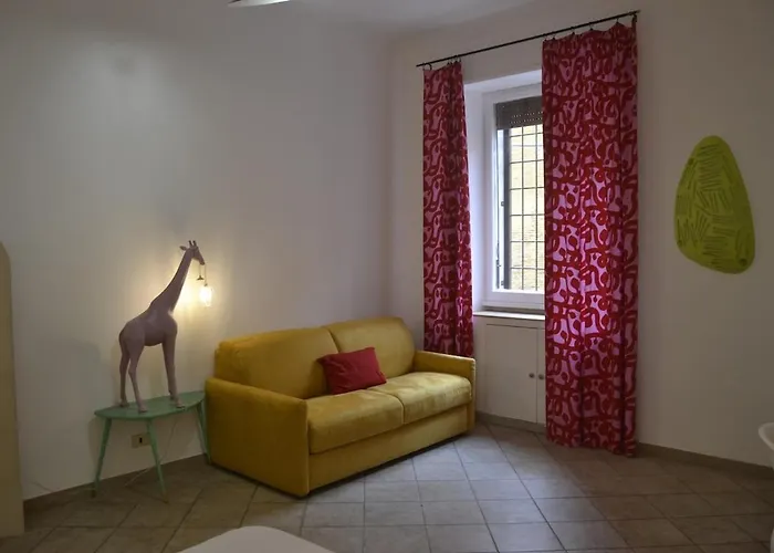 Funky 3br Flat, Scenic Tram To Colosseum 7 Stops Apartamento *