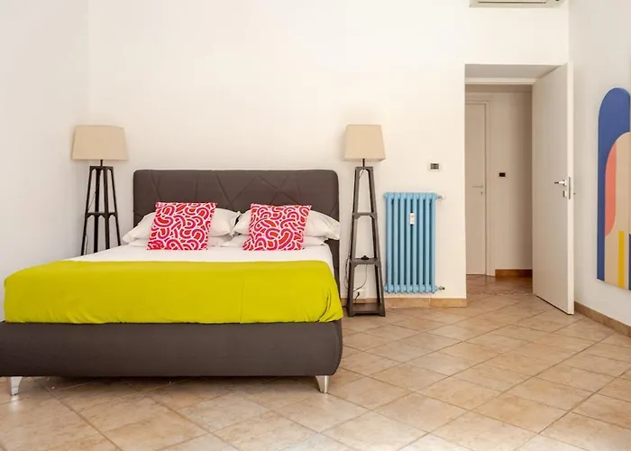Funky 3br Flat, Scenic Tram To Colosseum 7 Stops Apartamento
