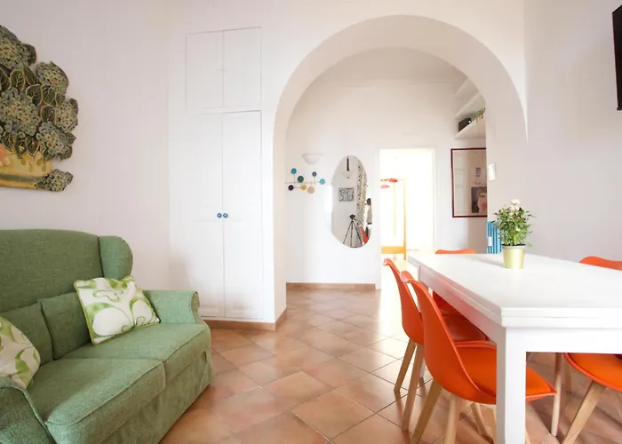Apartamento Funky 3br Flat, Scenic Tram To Colosseum 7 Stops *